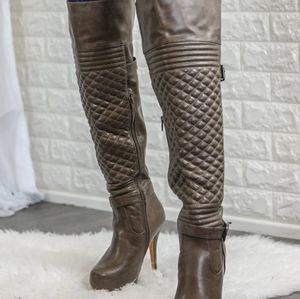 Dangerously In Love  Women  Ladies Quilted Knee High Boots